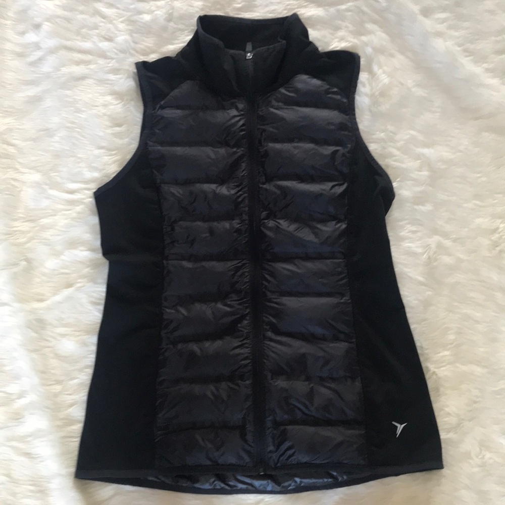 Old Navy Active puffer style vest